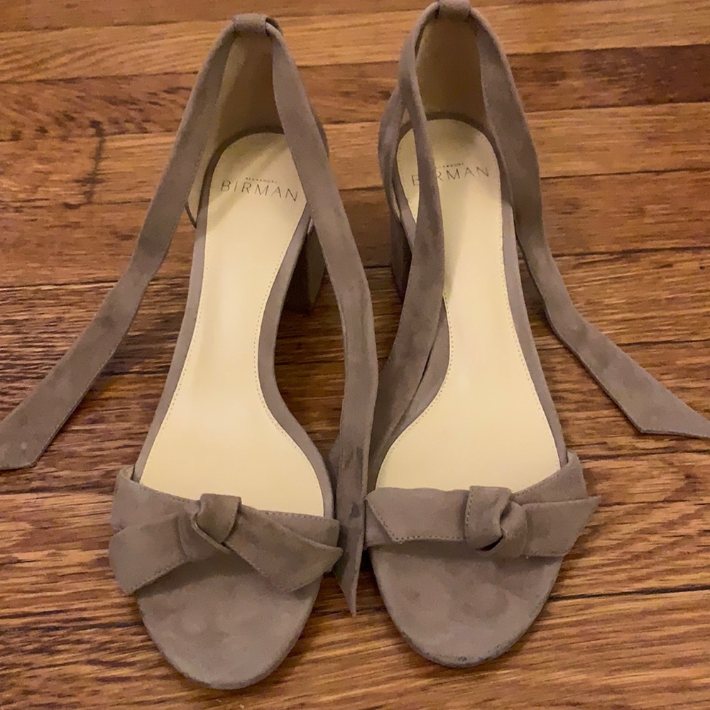 Alexandre Birman Classic taupe with block heel